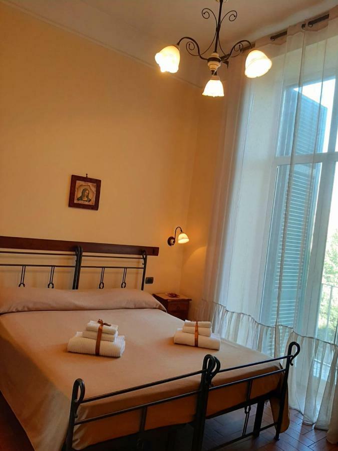 B&B Conte Cavour Neapol Zewnętrze zdjęcie